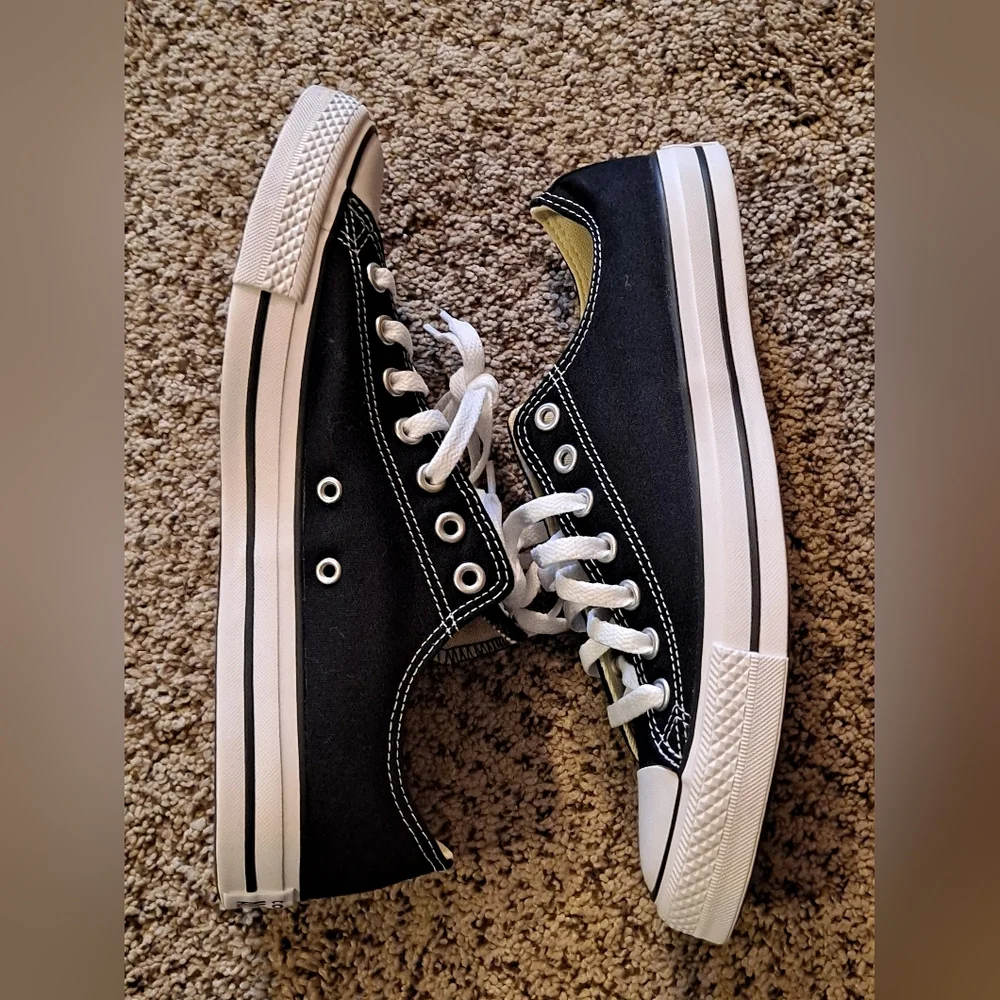 Converse Chuck Taylor All Star Sneakers Shoes Black Low Size Men 10 Women 12 - Picture 4 of 8